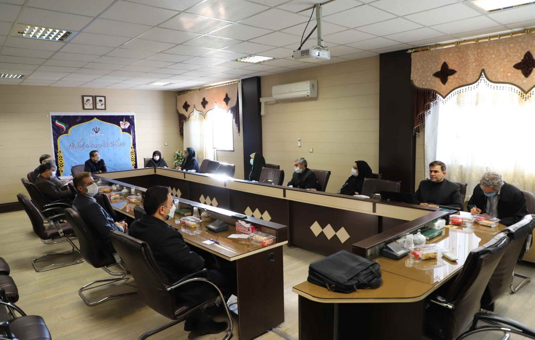 مدیرکل آموزش و پرورش استان کرمانشاه: کتاب مهمترین ابزار انتقال تاریخ، تجارب ، دانش و توسعه جوامع است/ لزوم ساماندهی کتابهای هر مدرسه بر اساس رده سنی دانشآموزان
