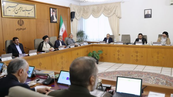 مسئولان اطلاع‌رسانی دولت و مدیران دستگاه های اجرایی با اطلاع رسانی به موقع و دقیق و پاسخگویی فوری ،تصویری صحیح از عملکرد دولت ارائه کنند   