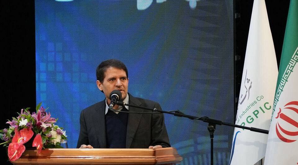 ۲۱ درصد از ظرفیت صنعت پتروشیمی قابل استفاده نیست